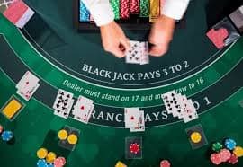 Simbol perlindungan data dan privasi digital diterapkan di platform mgso4